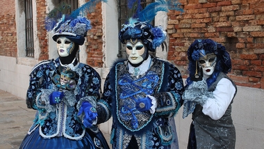 Masky, karneval v Benátkách. zdroj: wikimedia commons, foto: Ronin3A