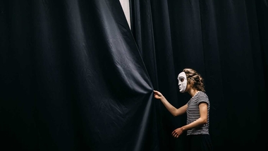 Práce s maskou, workshop programu#buďjamák 2019/20, foto: Terezie Fojtová